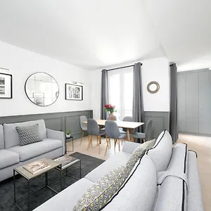 luxury-2-bedrooms-opera-i-by-livin.fr-paris.fr/